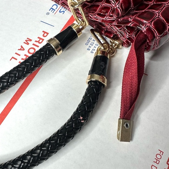 Faux Crocodile Leather Embossed Bag - Picture 13 of 13